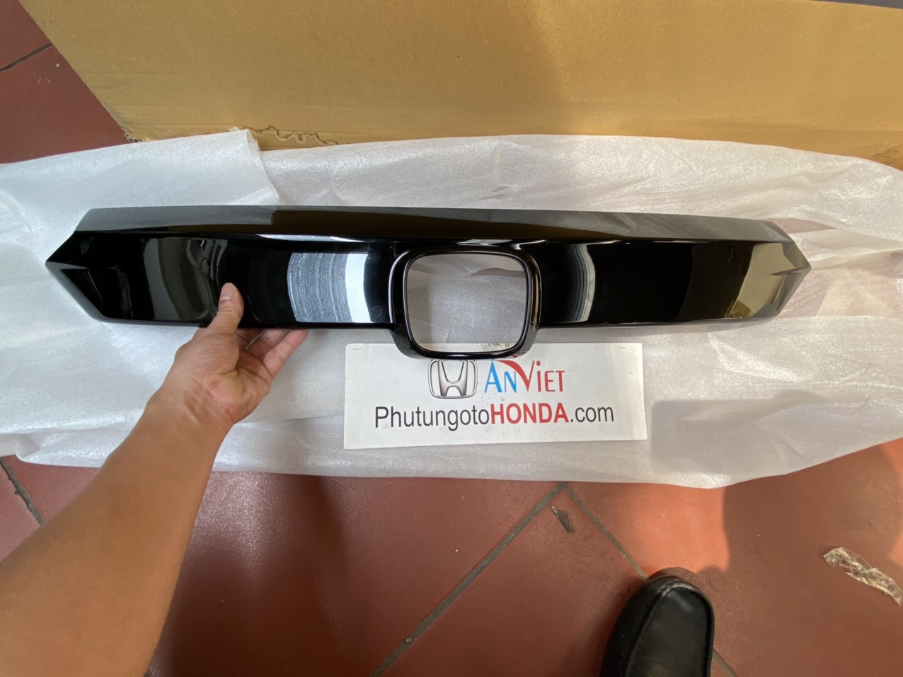 Ốp mạ trên mặt ca lăng xe Honda City 2021-2022